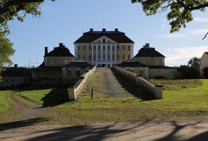 Tunbyholms Slott, Sweden